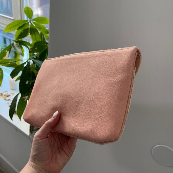 NEW Women's Hand Beaded Pink Aztec Print Clutch - Picture 3 of 3